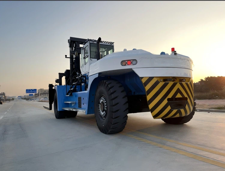 SOCMA 50t forklift3