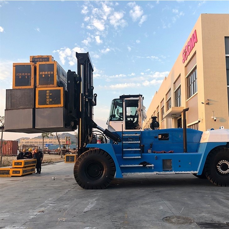 SOCMA 65ton Diesel ForkliftHeavy Duty Forklift For Steel Mills Cement Prefabrication Plants Wind Power Transport