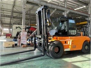 16 ton kompakt gaffeltruck Socma-maskin