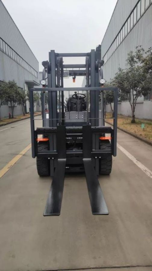 6 TON Electric Forklift Good For Indoor And Outdoor