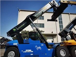 SOCMA elektrisk 45 tons räckviddsstaplare